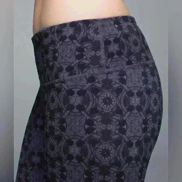 Lululemon Wunder Under Pant *Full-On Luon
Mini Prisma Nightfall Black Grape sz4 - Picture 7 of 16